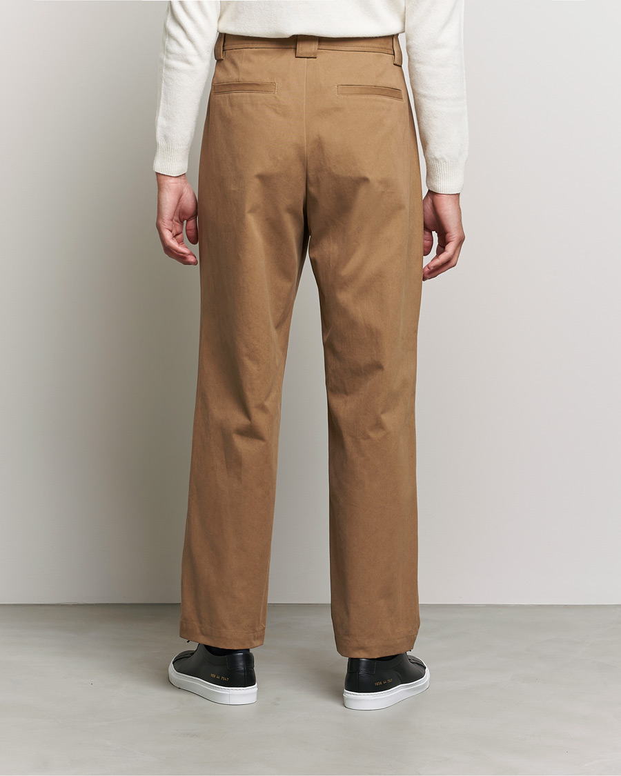 Hombres | Pantalones | A.P.C. | Eddy Pleated Chinos Tobacco