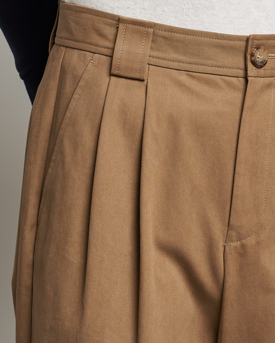Hombres | Pantalones | A.P.C. | Eddy Pleated Chinos Tobacco