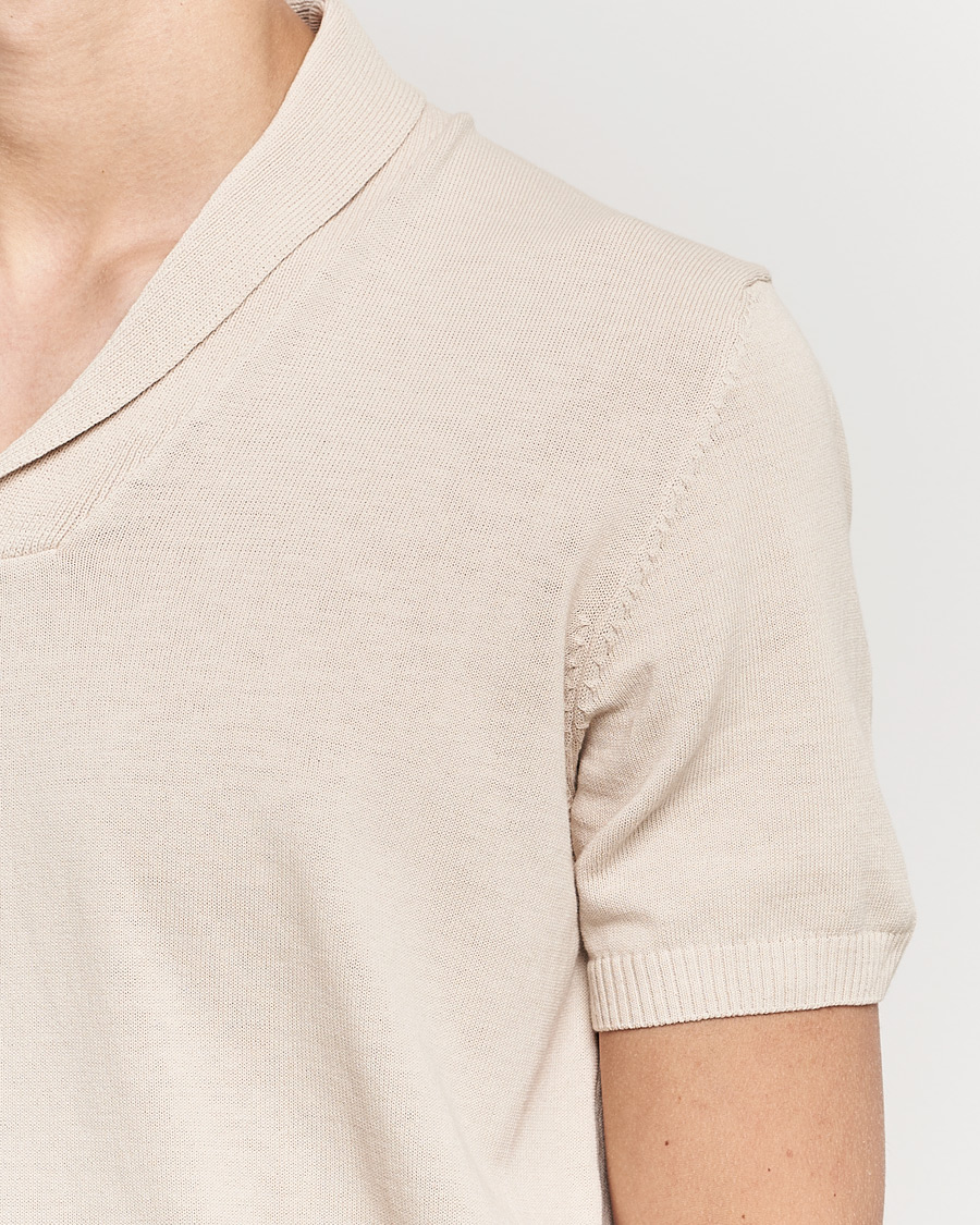 Hombres | Polos | Oscar Jacobson | Rollo GD Shawl Collar Cotton Polo Beige