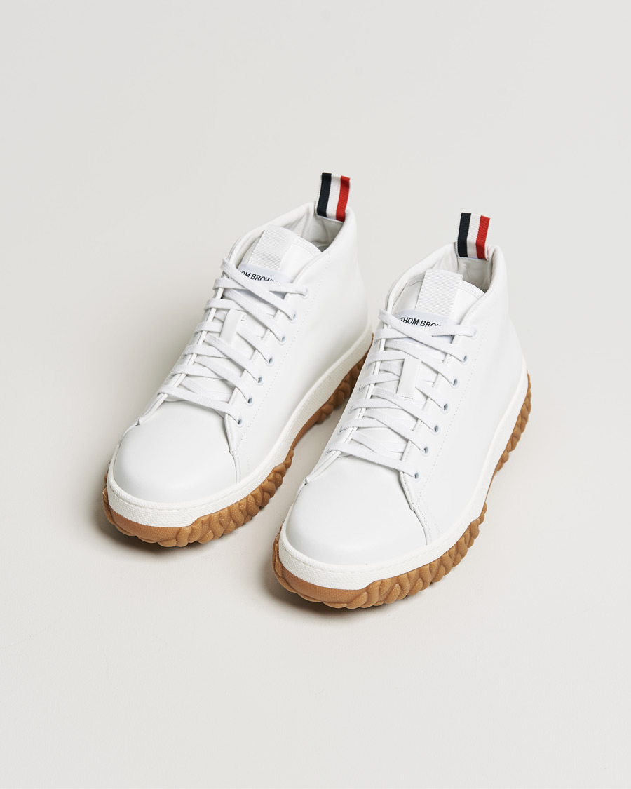 Hombres | Thom Browne Mid Top Court Sneaker White Calf | Thom Browne | Mid Top Court Sneaker White Calf