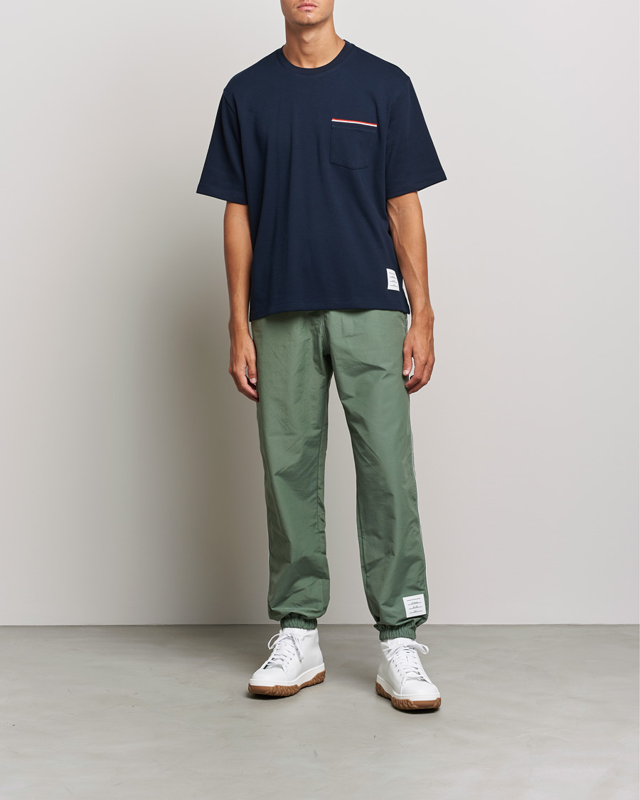 Hombres | Camisetas | Thom Browne | Oversize Pocket Stripe T-Shirt Navy