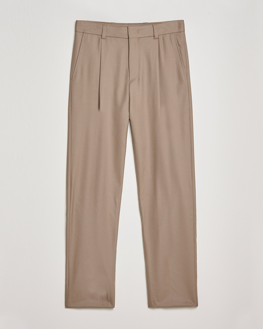 Hombres | Pantalones | Giorgio Armani | Tapered Pleated Flannel Trousers Beige