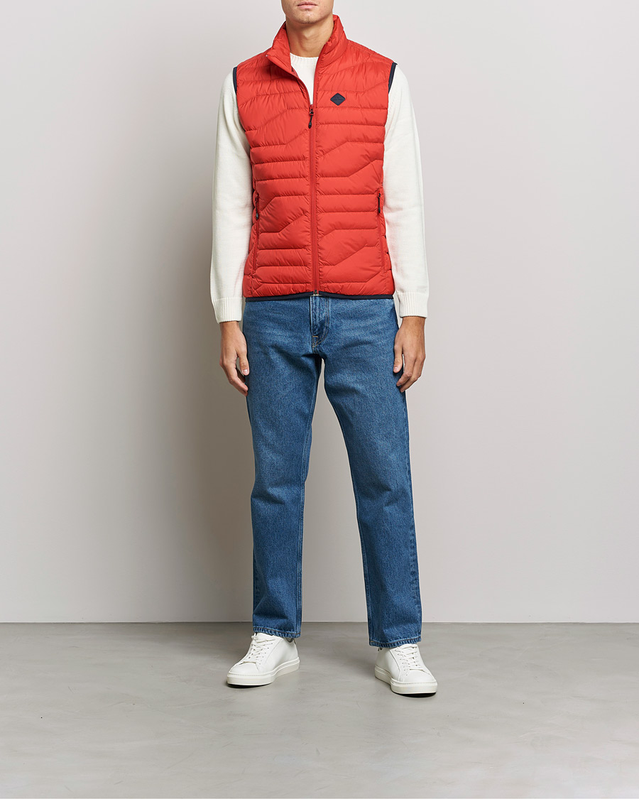 Hombres | Abrigos y chaquetas | J.Lindeberg | Cliff Light Down Vest Barbados Cherry