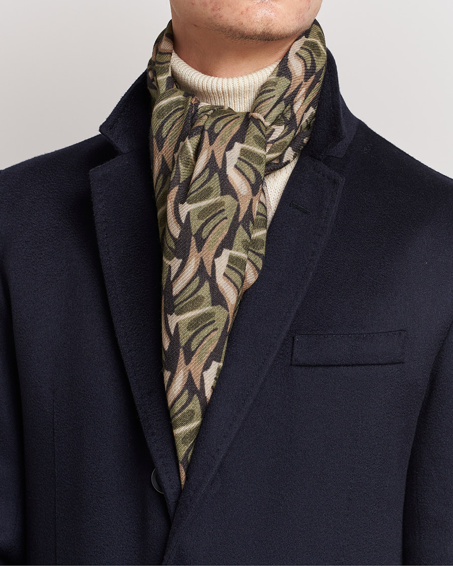 Hombres | Kiton Printed Cashmere Blend Scarf Olive/Beige | Kiton | Printed Cashmere Blend Scarf Olive/Beige