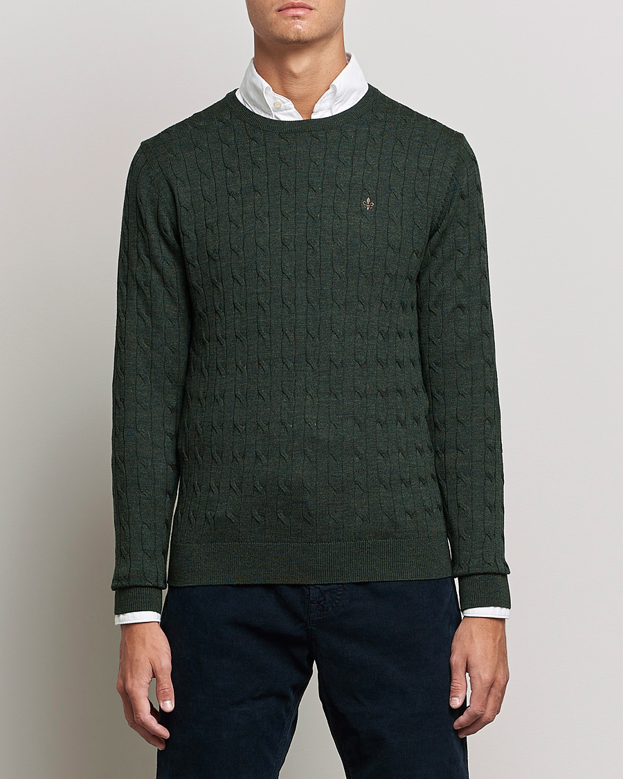 Hombres | Jerséis y prendas de punto | Morris | Merino Cable Crew Neck Olive