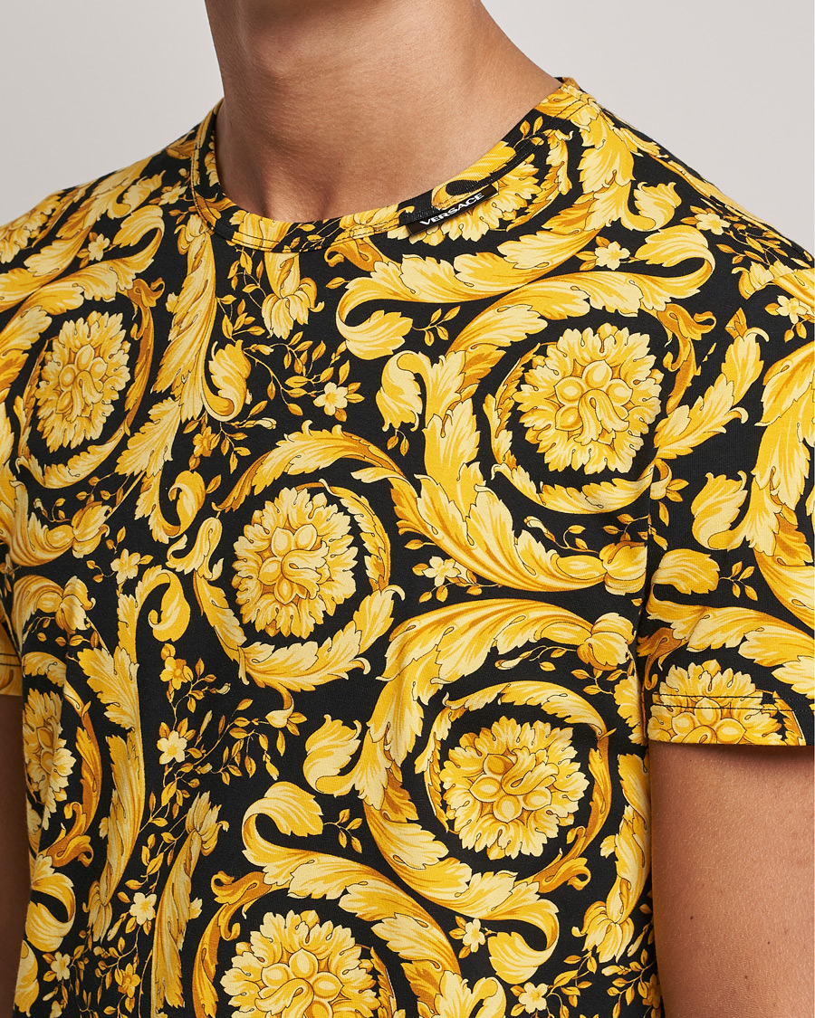 Hombres | Camisetas | Versace | Barocco Print Tee Black/Gold