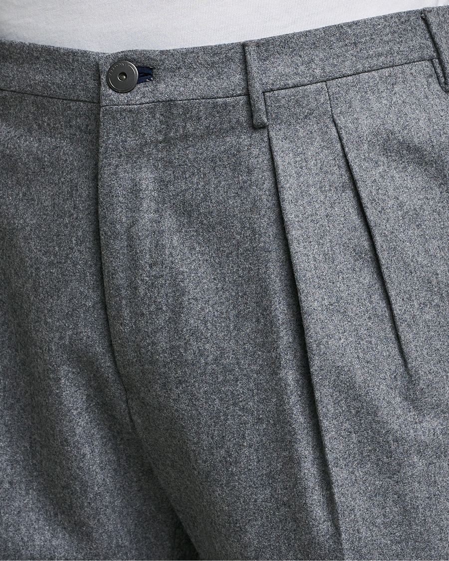 Hombres | Pantalones | Incotex | Pleated Flannel Trousers Grey Melange