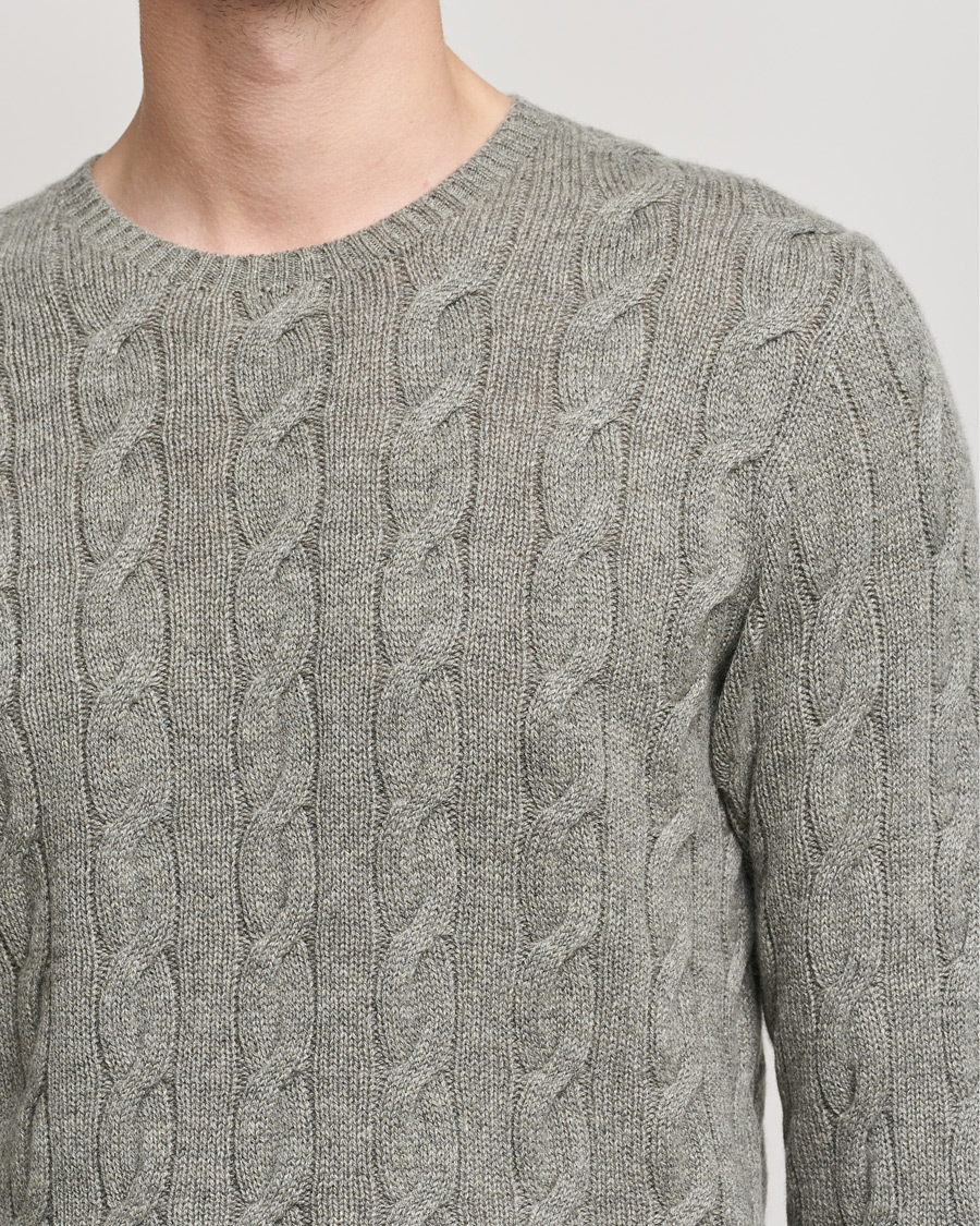 Hombres | Jerséis y prendas de punto | Ralph Lauren Purple Label | Cashmere Cable Crewneck Light Grey