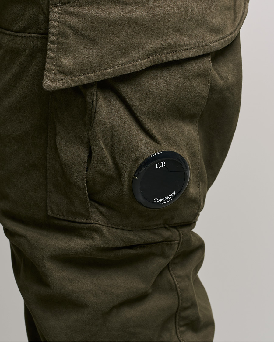 Hombres | Pantalones | C.P. Company | Stretch Satin Lens Cargo Pants Olive