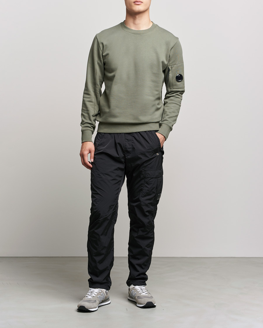 Hombres | Jerséis y prendas de punto | C.P. Company | Diagonal Raised Fleece Lens Sweatshirt Green