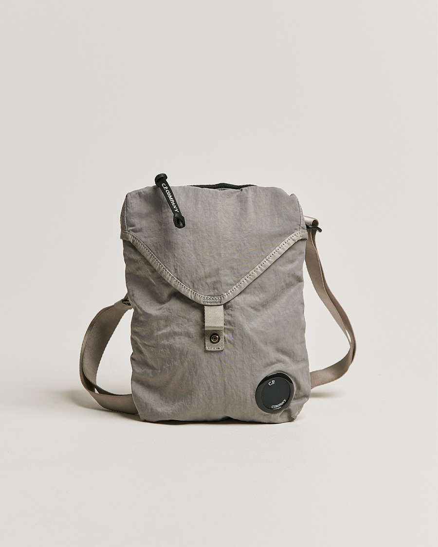 Hombres | C.P. Company Nylon B Shoulder Bag Grey | C.P. Company | Nylon B Shoulder Bag Grey