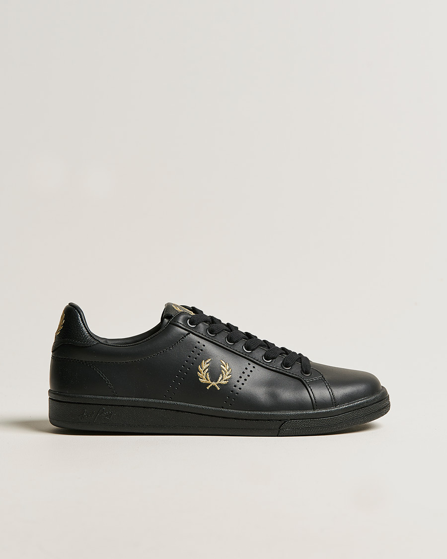 Hombres | Fred Perry B721 Leather Tab Sneaker Black Gold | Fred Perry | B721 Leather Tab Sneaker Black Gold
