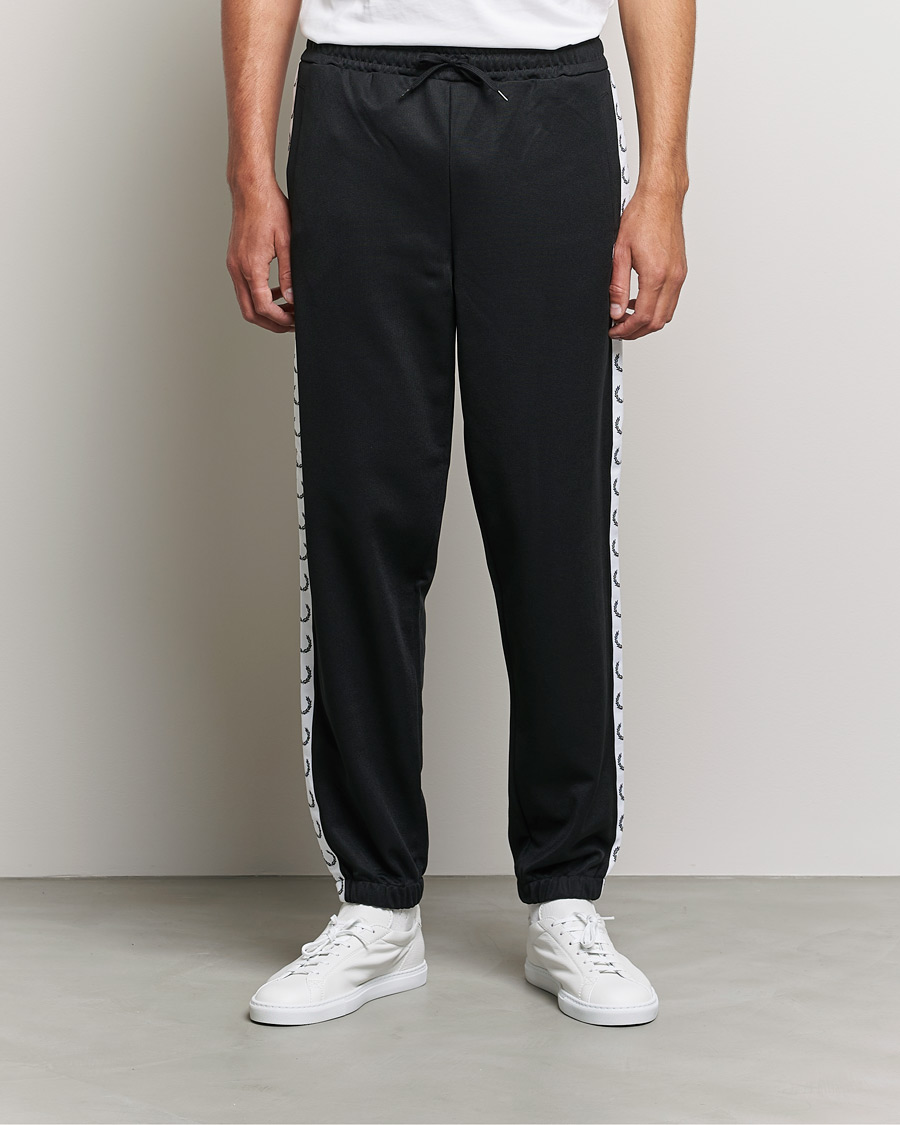 Hombres | Pantalones de chándal | Fred Perry | Taped Track Pants Black