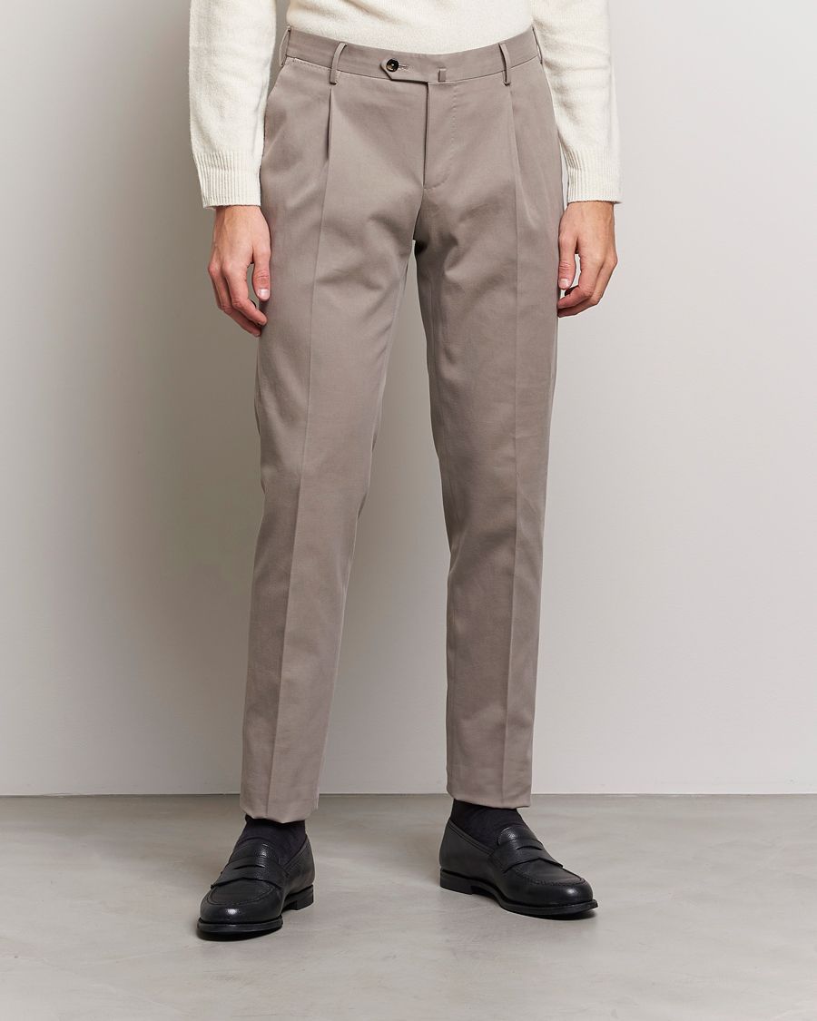 Hombres | Pantalones | PT01 | Slim Fit Pleated Cotton/Cashmere Chinos Beige