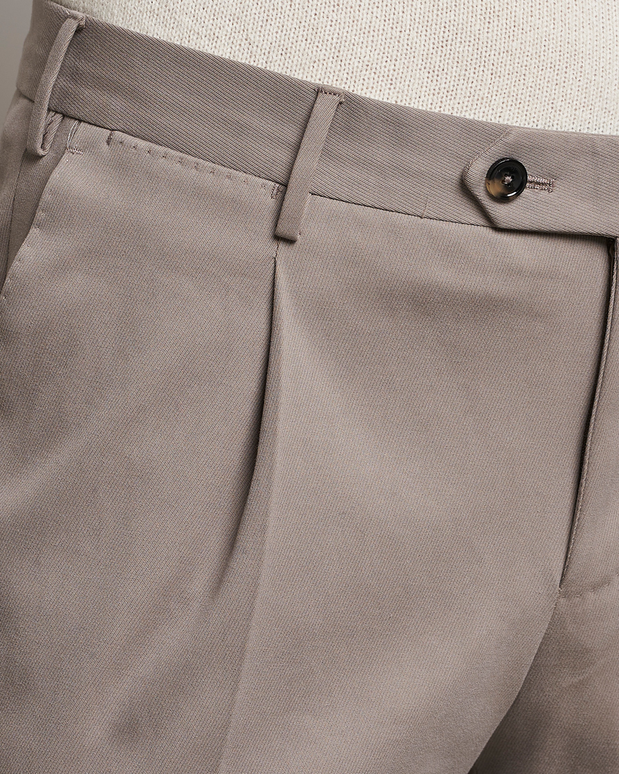 Hombres | Pantalones | PT01 | Slim Fit Pleated Cotton/Cashmere Chinos Beige