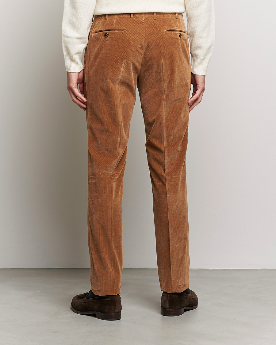 Hombres | Pantalones | PT01 | Slim Fit Pleated Corduroy Trousers Caramel