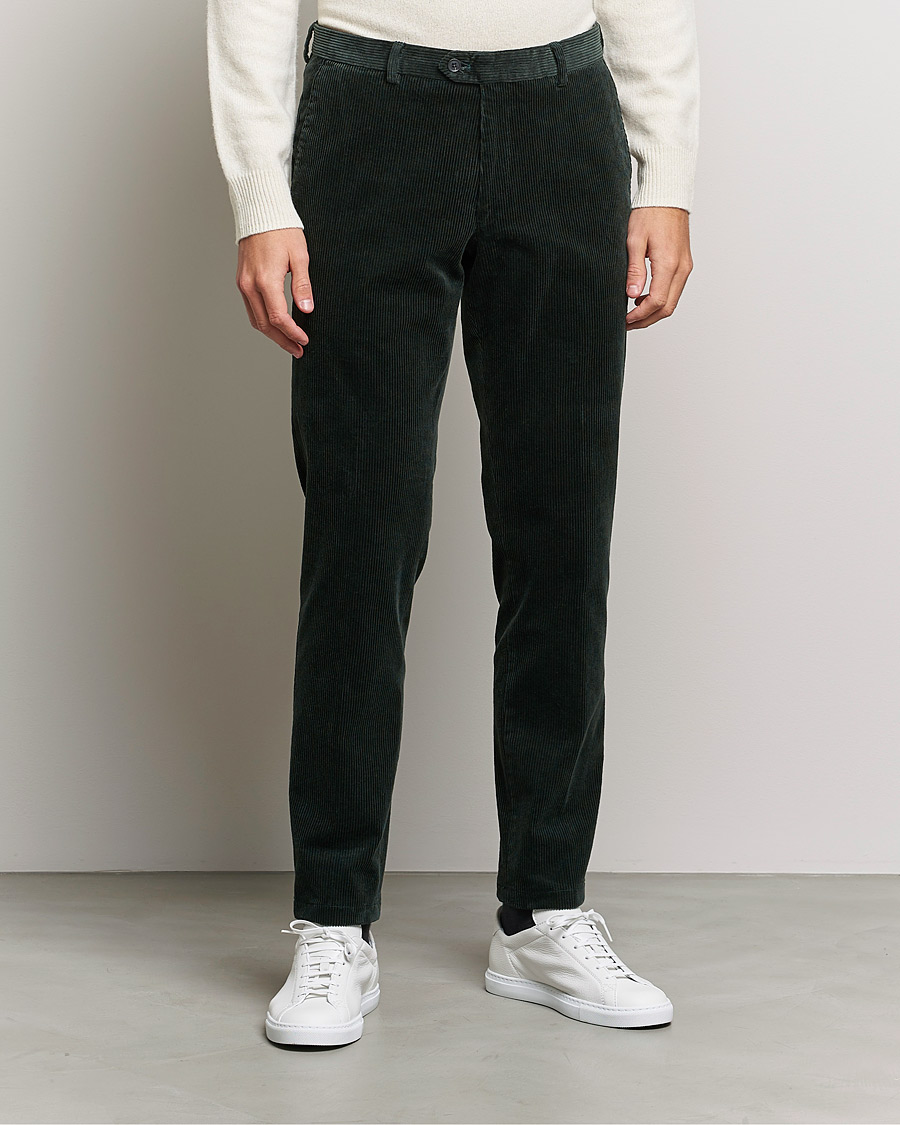 Hombres | Pantalones | Oscar Jacobson | Denz Corduroy Trousers Bottle Green