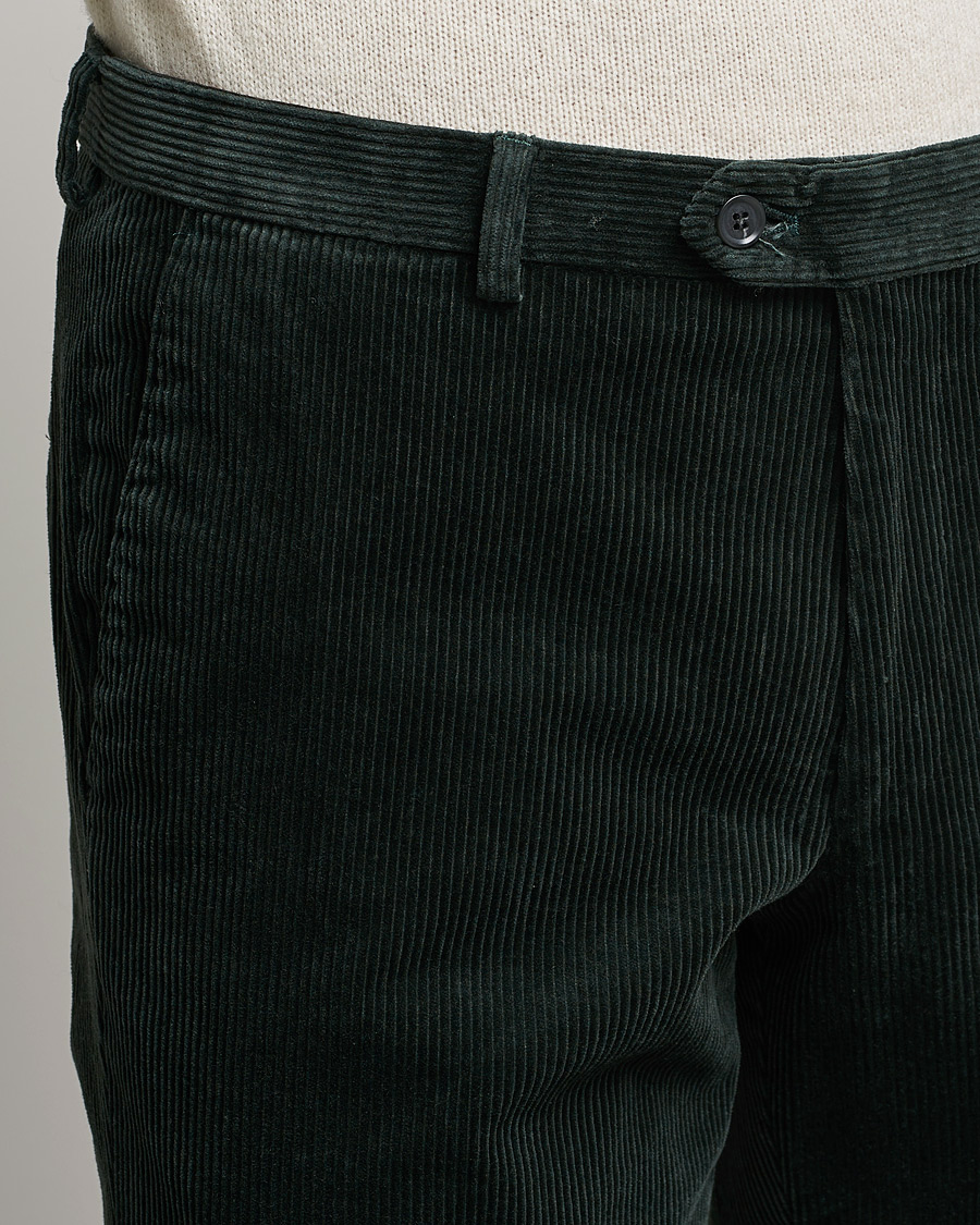 Hombres | Pantalones | Oscar Jacobson | Denz Corduroy Trousers Bottle Green