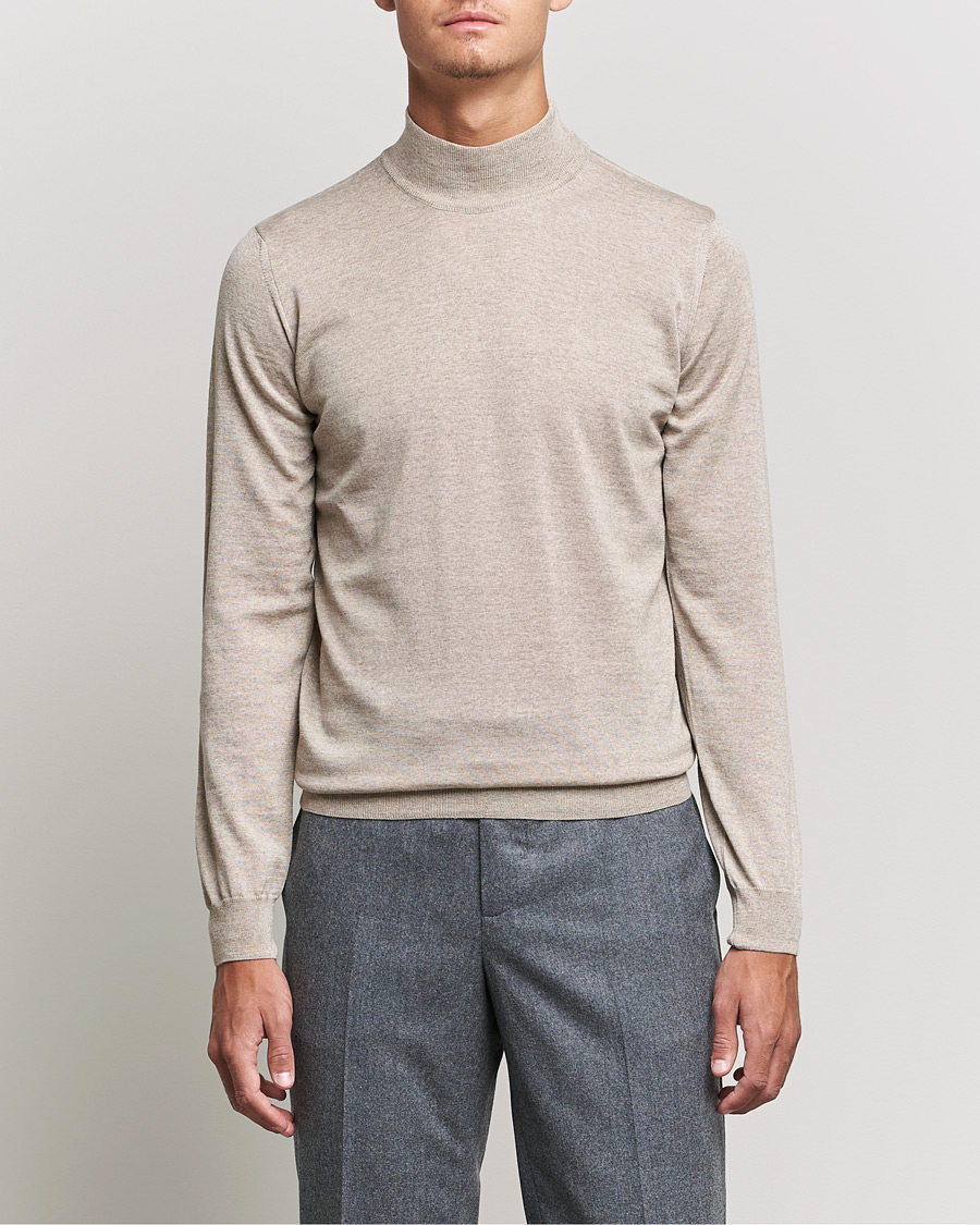 Hombres | Jerséis y prendas de punto | Oscar Jacobson | Hilton Extrafine Merino Mock Neck Beige