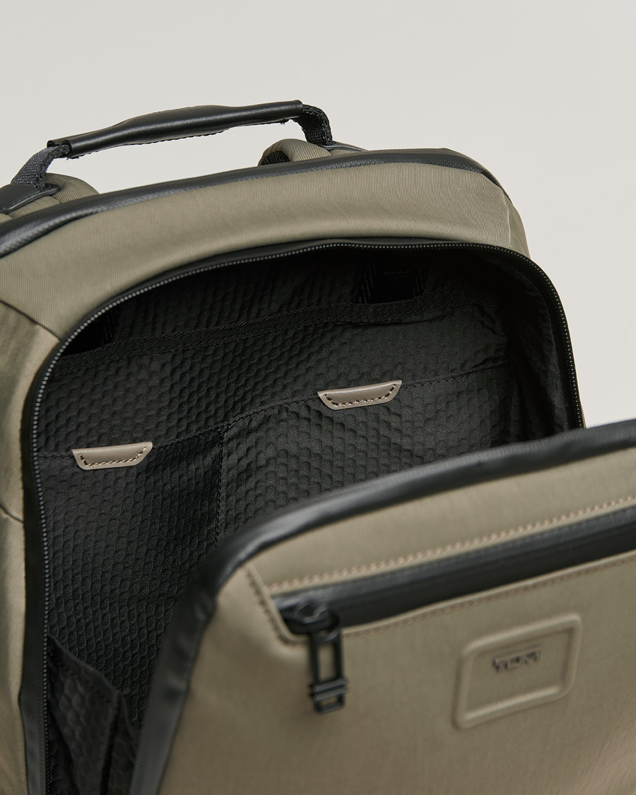 Hombres | TUMI Alpha Bravo Dynamic Backpack Sand | TUMI | Alpha Bravo Dynamic Backpack Sand