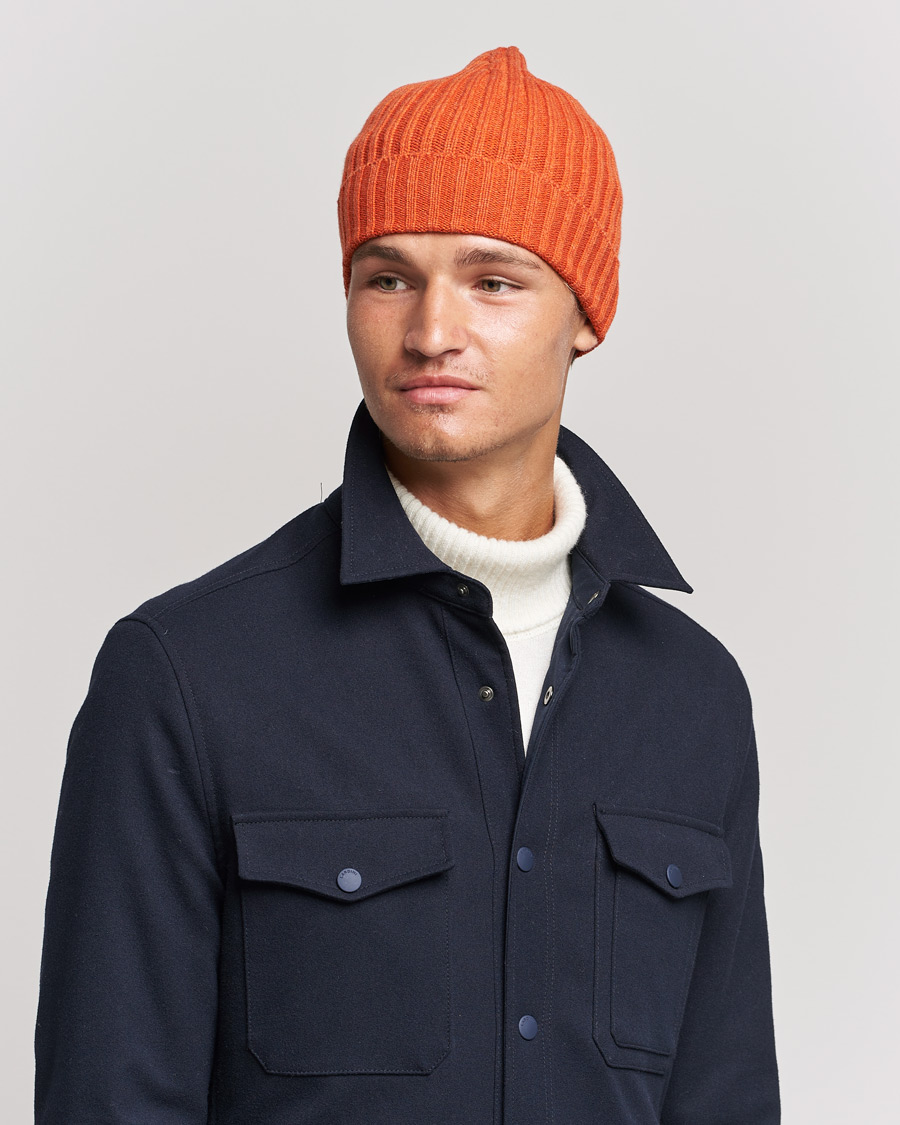Hombres | Piacenza Cashmere Ribbed Cashmere Beanie Orange | Piacenza Cashmere | Ribbed Cashmere Beanie Orange