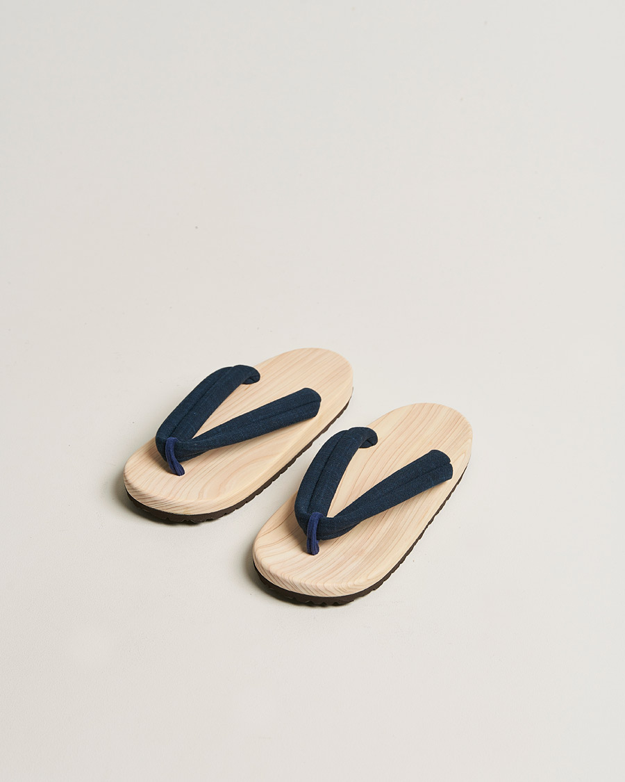 Hombres | Sandalias y chanclas | Beams Japan | Wooden Geta Sandals Navy
