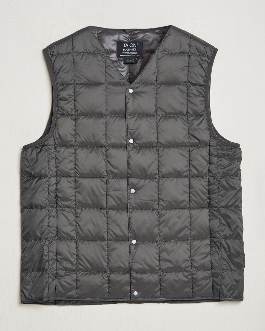 Hombres | Abrigos y chaquetas | TAION | V-Neck Lightweight Down Vest Charcoal