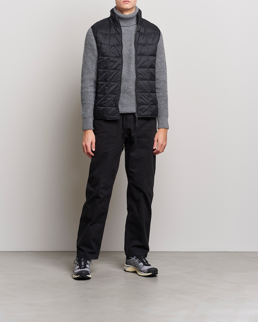 Hombres | Abrigos y chaquetas | TAION | High Neck Full Zip Lightweight Down Vest Black