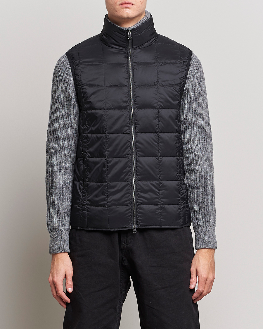 Hombres | Abrigos y chaquetas | TAION | High Neck Full Zip Lightweight Down Vest Black