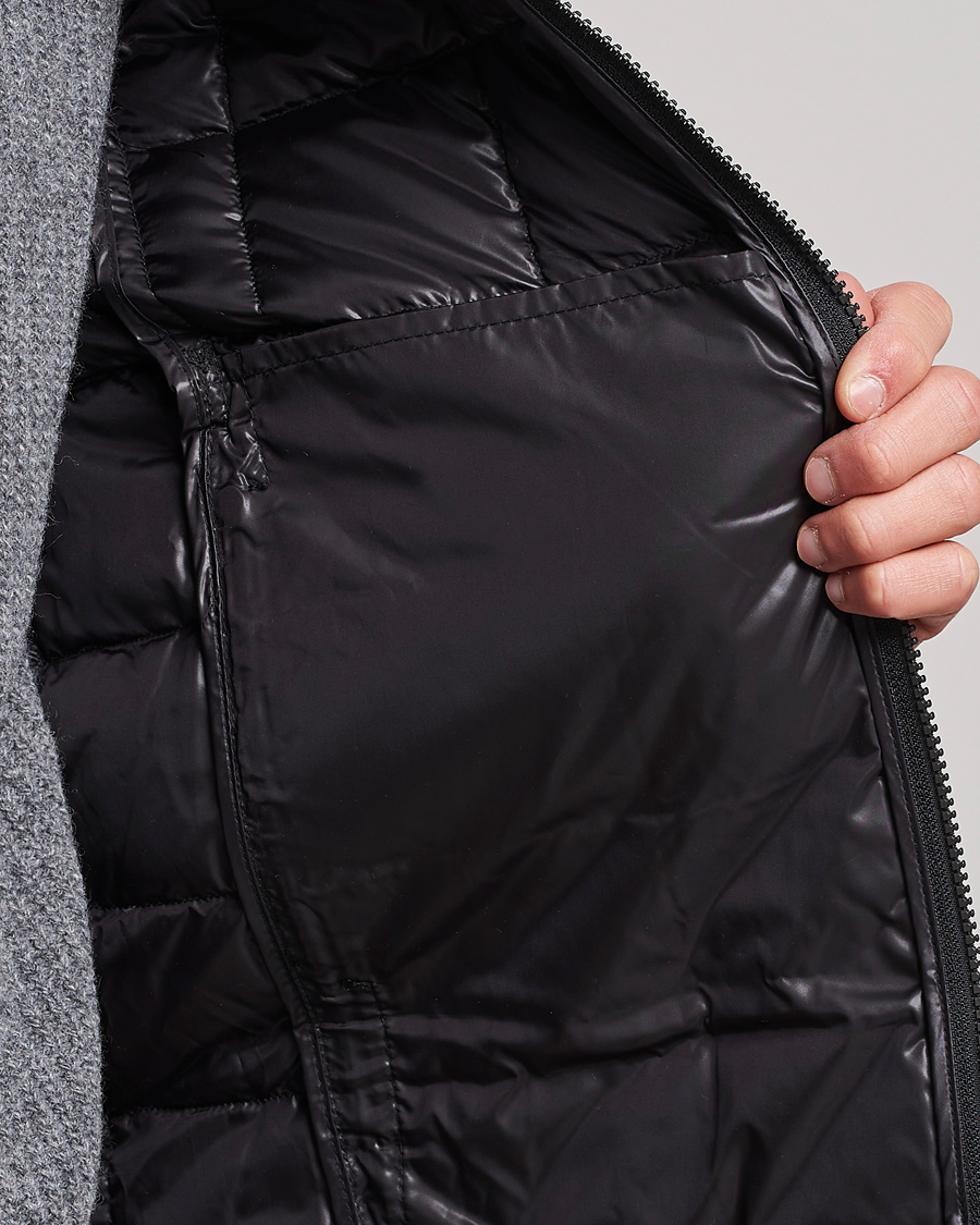Hombres | Abrigos y chaquetas | TAION | High Neck Full Zip Lightweight Down Vest Black