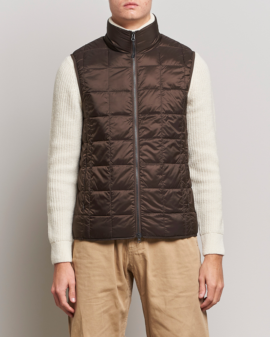 Hombres | Abrigos y chaquetas | TAION | High Neck Full Zip Lightweight Down Vest Dark Choco
