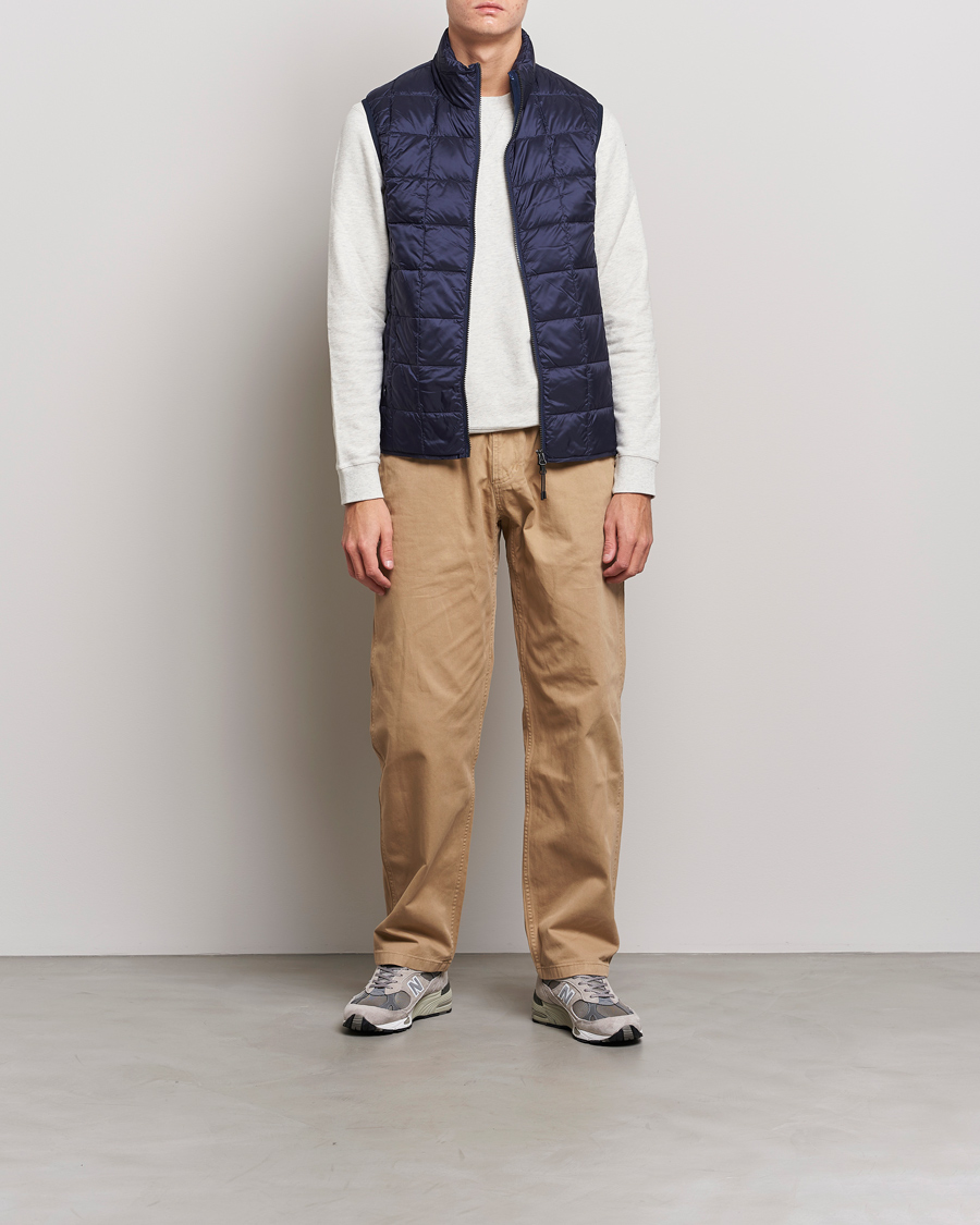 Hombres | Chalecos | TAION | High Neck Full Zip Lightweight Down Vest Navy