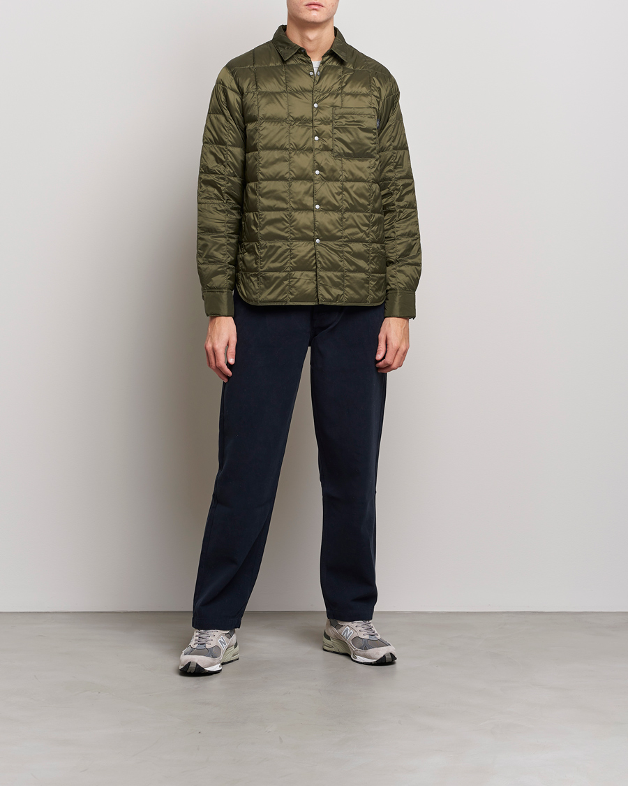 Hombres | Camisas | TAION | Lightweight Down Shirt Dark Olive