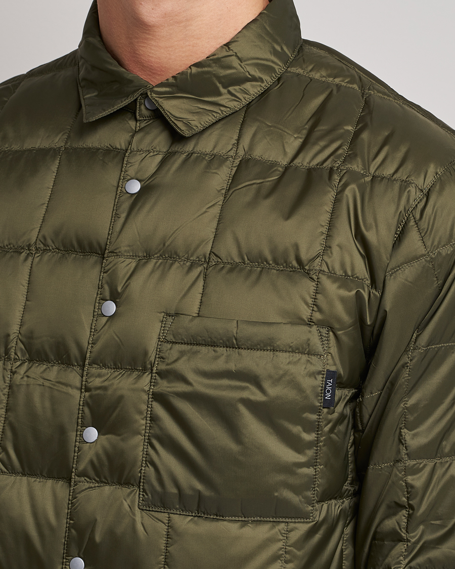 Hombres | Camisas | TAION | Lightweight Down Shirt Dark Olive