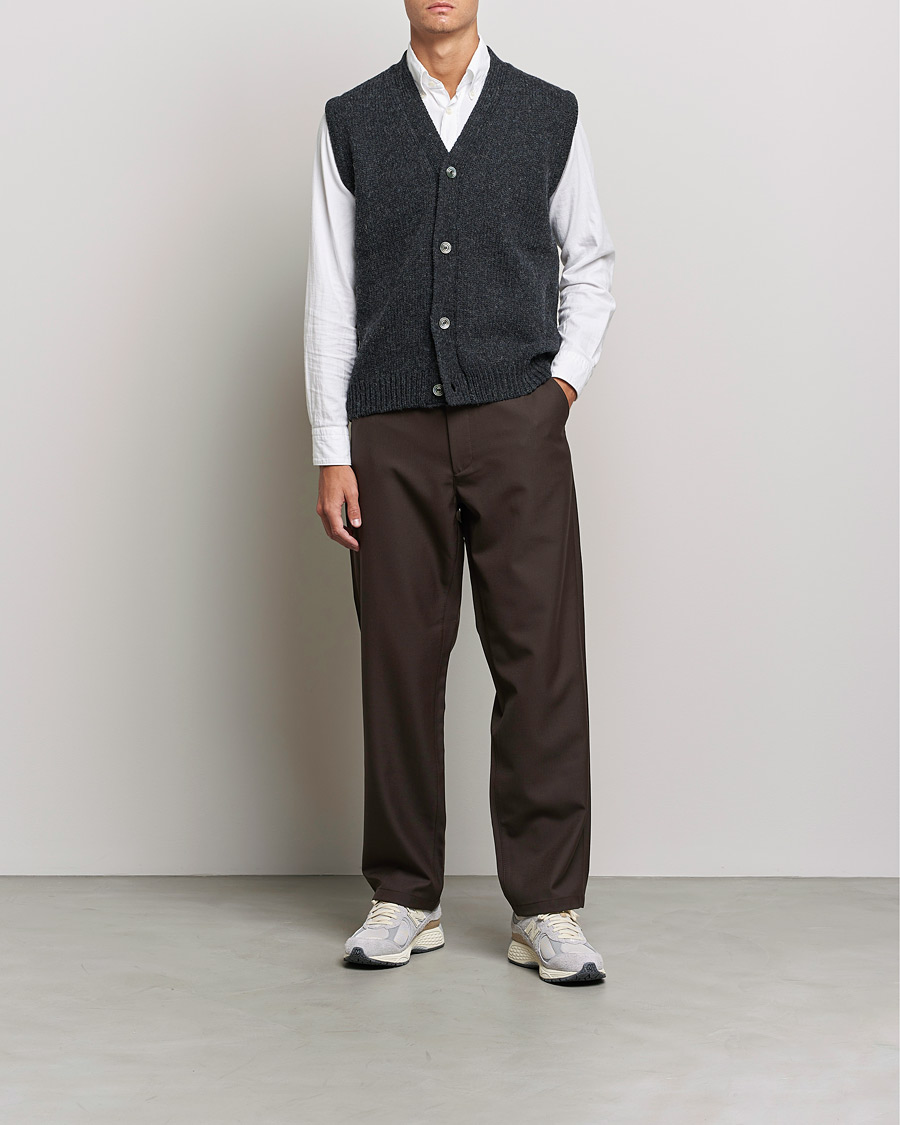 Hombres | Jerséis y prendas de punto | Sunflower | Steven Knit Vest Dark Grey
