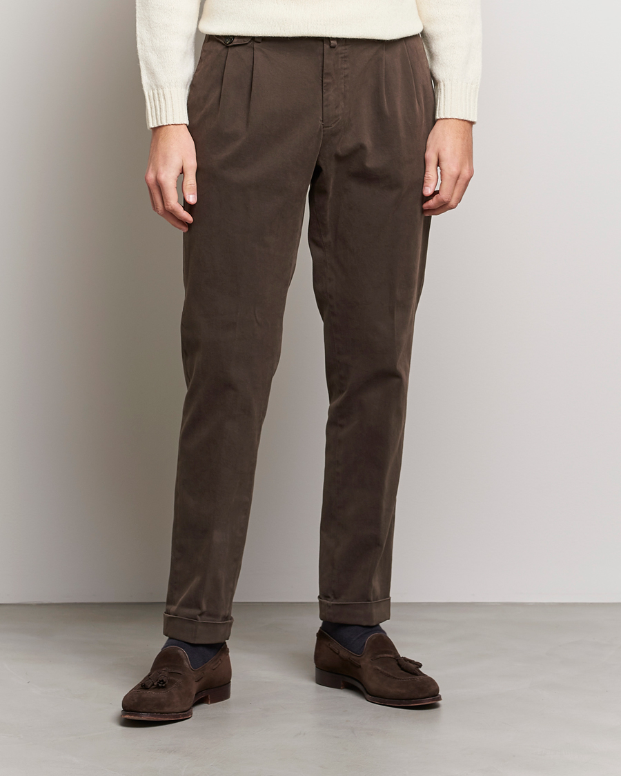 Hombres | Pantalones | Briglia 1949 | Easy Fit Pleated Cotton Stretch Chino Coffe Brown
