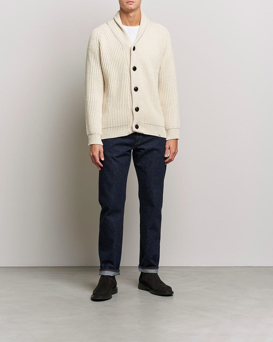 Hombres | Jerséis y prendas de punto | Peregrine | Wilkinson Ribbed Wool Cardigan Cream