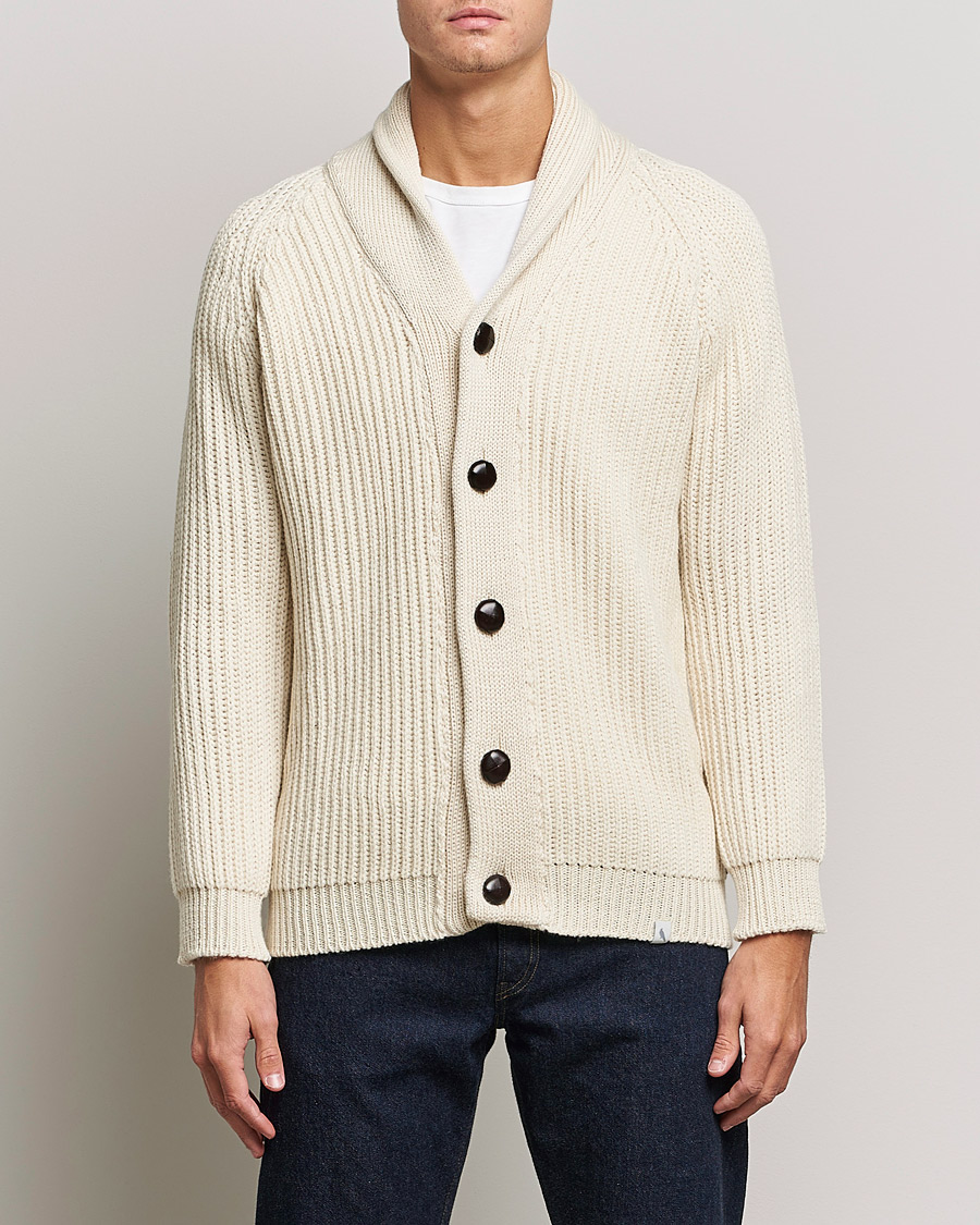 Hombres | Jerséis y prendas de punto | Peregrine | Wilkinson Ribbed Wool Cardigan Cream