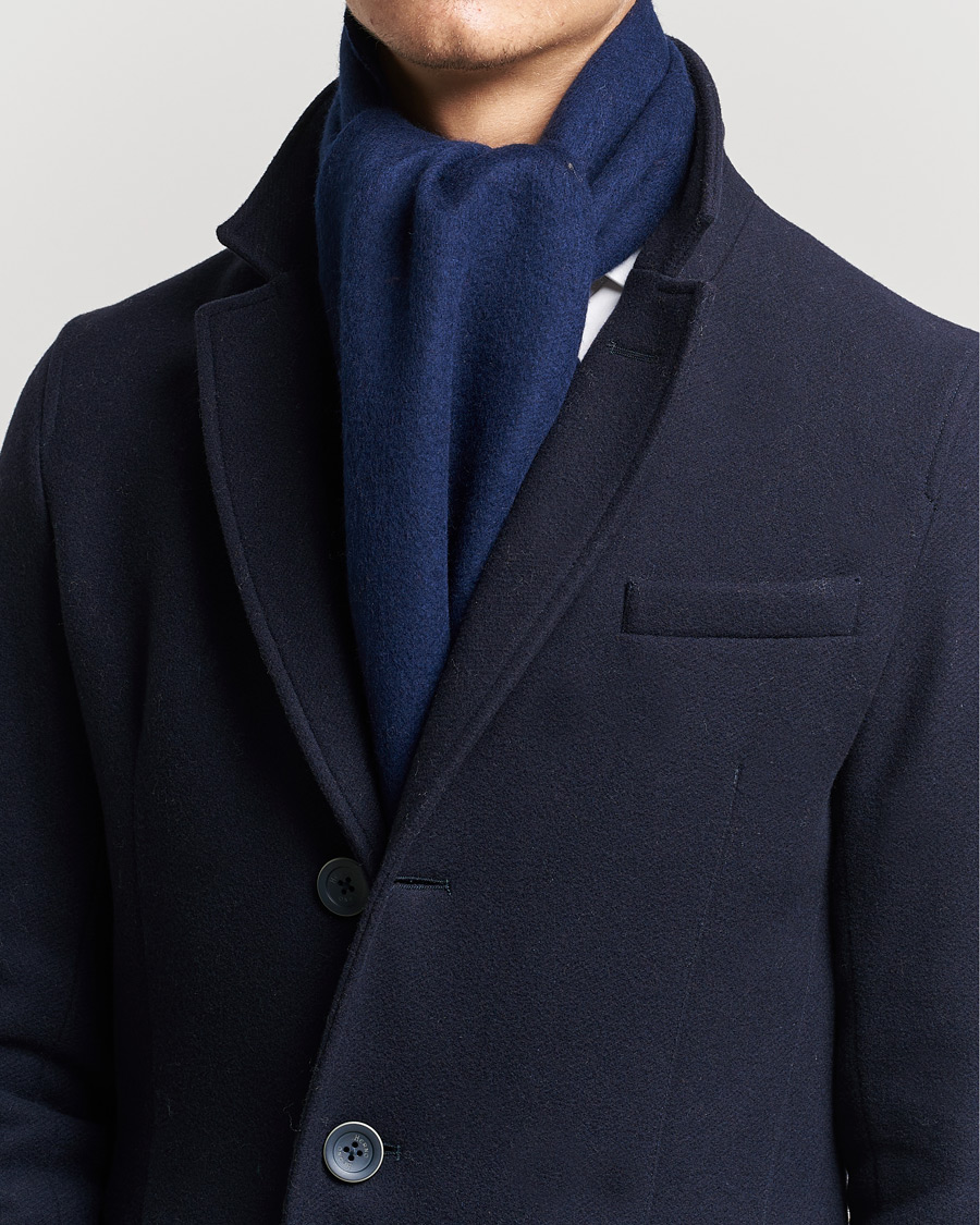 Hombres |  | Begg & Co | Vier Lambswool/Cashmere Solid Scarf Navy