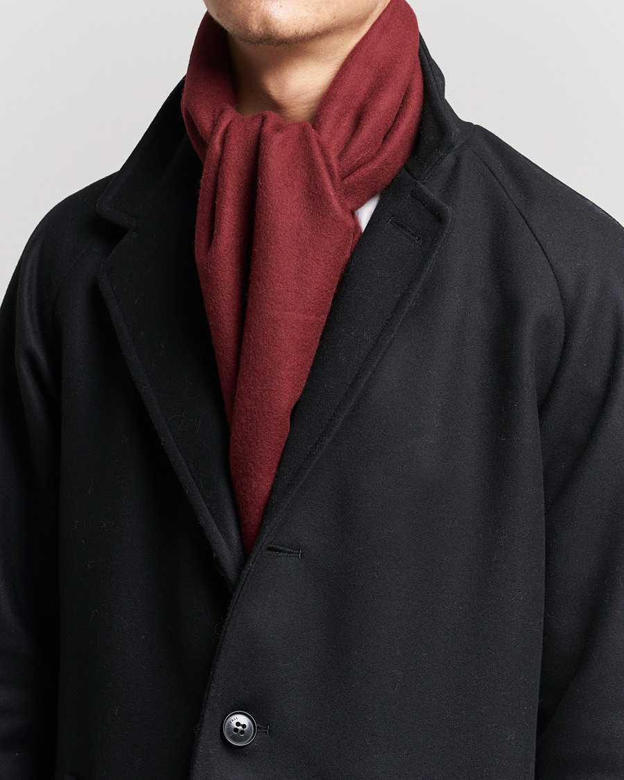 Hombres |  | Begg & Co | Vier Lambswool/Cashmere Solid Scarf Wine