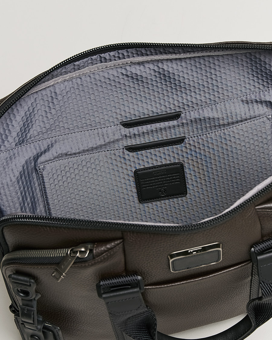 Hombres | TUMI Alpha Bravo Acadamy Leather Brief Dark Brown | TUMI | Alpha Bravo Acadamy Leather Brief Dark Brown