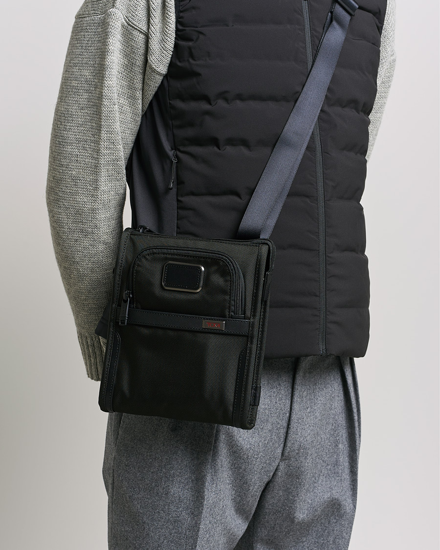 Hombres | Bolsos de hombro | TUMI | Alpha 3 Pocket Small Crossbody Bag Black