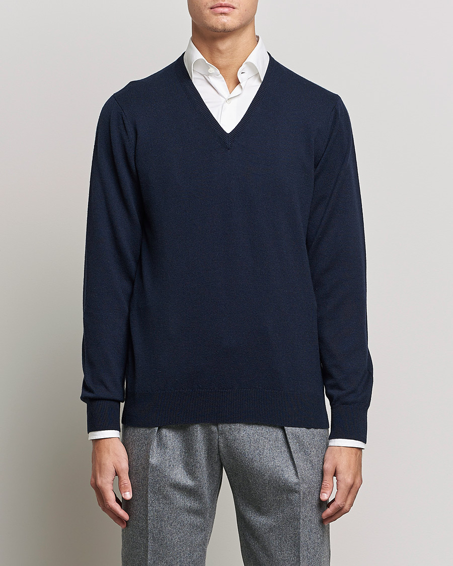 Hombres | Jerséis y prendas de punto | Piacenza Cashmere | Cashmere V Neck Sweater Navy