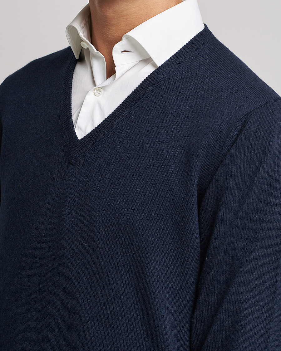 Hombres | Jerséis y prendas de punto | Piacenza Cashmere | Cashmere V Neck Sweater Navy