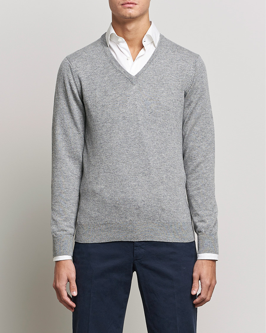 Hombres | Italian Department | Piacenza Cashmere | Cashmere V Neck Sweater Light Grey