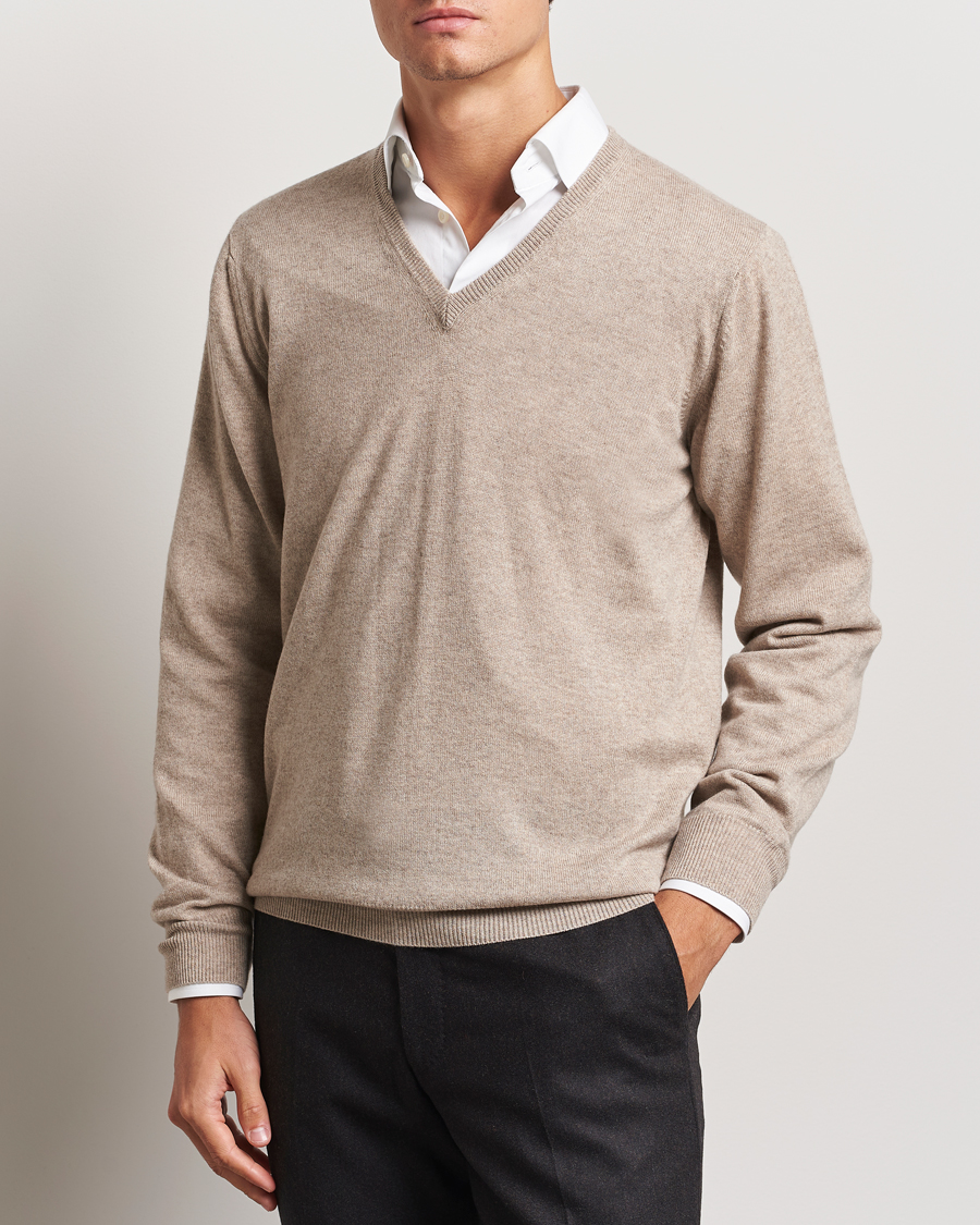 Hombres | Jerséis y prendas de punto | Piacenza Cashmere | Cashmere V Neck Sweater Beige