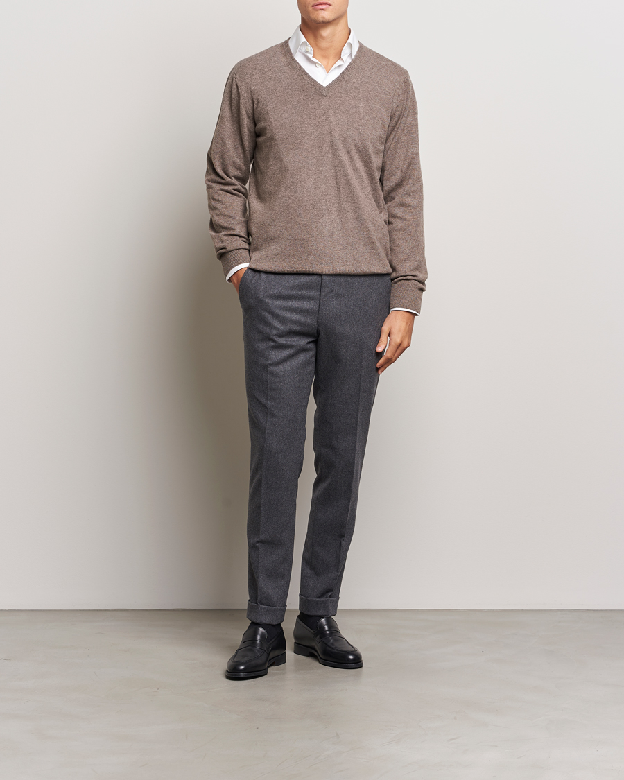 Hombres | Jerséis y prendas de punto | Piacenza Cashmere | Cashmere V Neck Sweater Brown