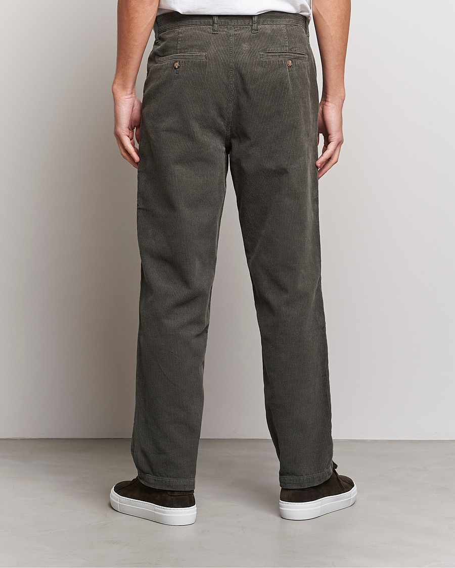 Hombres | Pantalones | A Day's March | Redwood Corduroy Trousers Olive