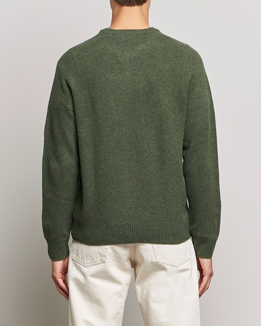 Hombres | Jerséis y prendas de punto | A Day's March | Brodick Lambswool Sweater Olive