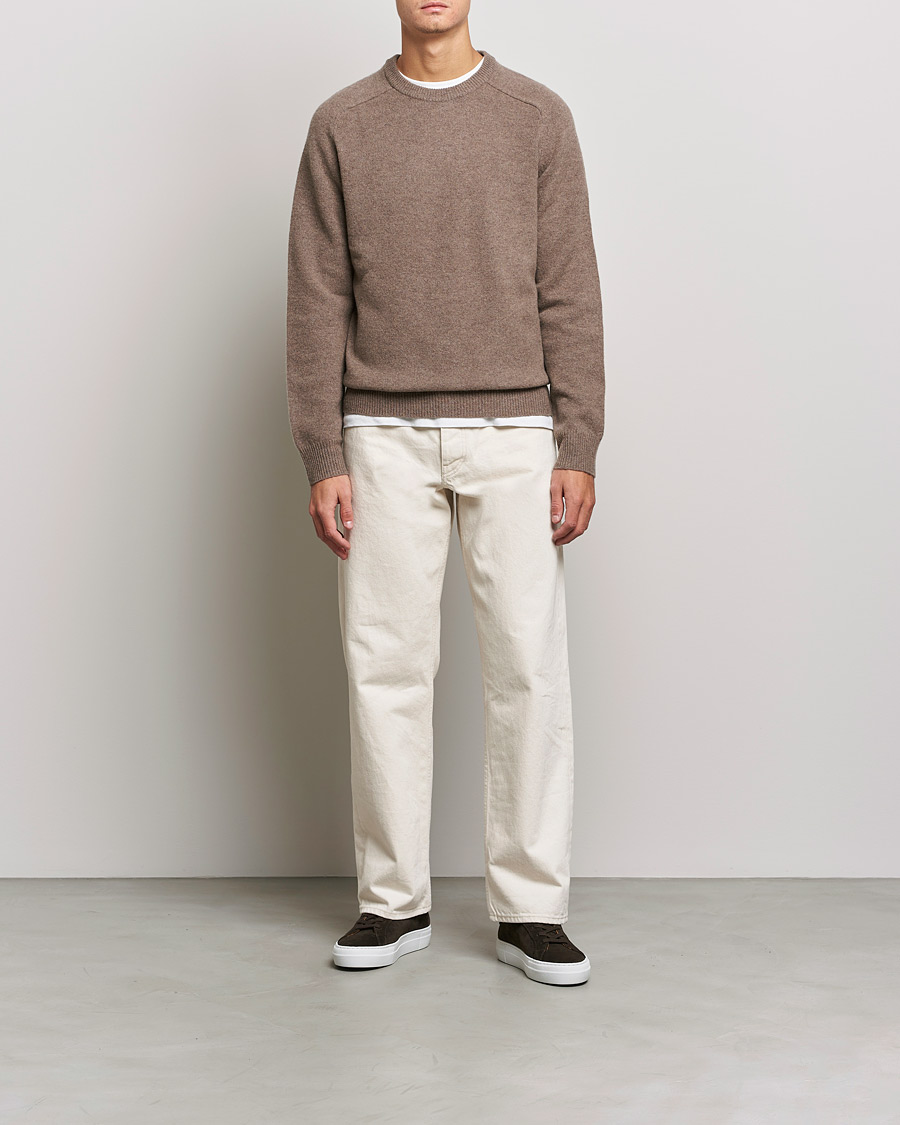 Hombres | Jerséis y prendas de punto | A Day's March | Brodick Lambswool Sweater Taupe Melange